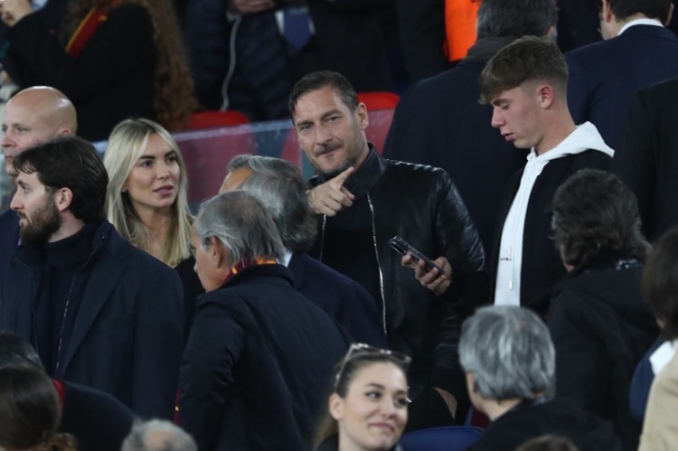 开云体育-斯基拉：托蒂昨晚与加斯佩里尼进行积极会谈，准备加入管理层